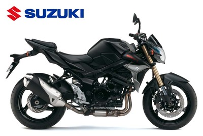 SUZUKI GSR 750